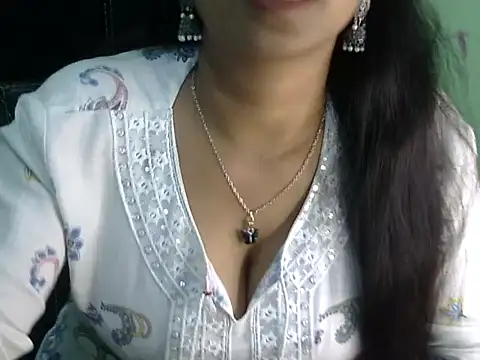 cute momo love online show from April 2026 05:40:01 AM