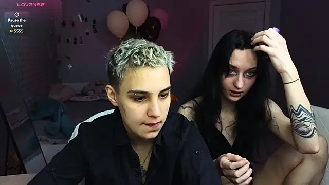 LuxuryLoverss online show from April 2026 10:57:02 AM