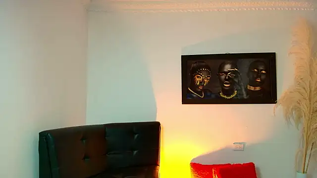 Snapshot of sara_lux1 chatting on March 2026 12:32:01 PM sara lux1 online show from March 2026 12:32:01 PM