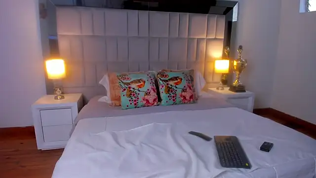 Tiffanyy Lam online show from March 2026 10:05:02 PM