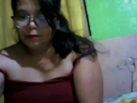 Snapshot of Flowerblossom123 chatting on May 2026 01:10:02 PM Flowerblossom123 online show from May 2026 01:10:02 PM