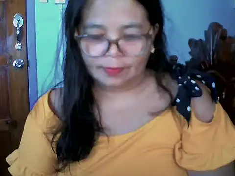 Snapshot of Flowerblossom123 chatting on June 2026 01:52:01 AM Flowerblossom123 online show from June 2026 01:52:01 AM