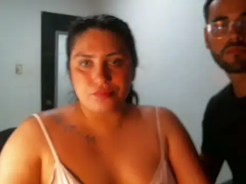 lia and cris online show from February 2026 01:47:02 AM