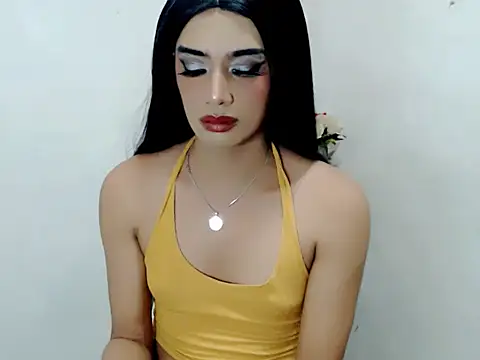 Queeny Cassandra online show from April 2026 06:02:02 AM