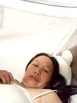 Snapshot of heesuu11 chatting on March 2026 05:25:01 PM heesuu11 online show from March 2026 05:25:01 PM