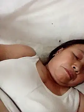 Snapshot of heesuu11 chatting on April 2026 04:04:02 PM heesuu11 online show from April 2026 04:04:02 PM