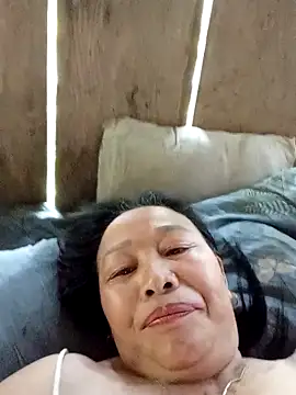 Snapshot of heesuu11 chatting on April 2026 04:57:01 AM heesuu11 online show from April 2026 04:57:01 AM