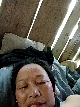 Snapshot of heesuu11 chatting on April 2026 05:30:01 AM heesuu11 online show from April 2026 05:30:01 AM