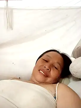 Snapshot of heesuu11 chatting on April 2026 01:44:01 PM heesuu11 online show from April 2026 01:44:01 PM