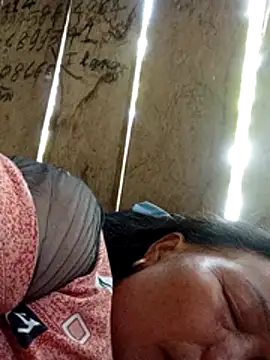 Snapshot of heesuu11 chatting on April 2026 05:18:02 AM heesuu11 online show from April 2026 05:18:02 AM