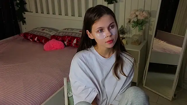 EarthaLevra online show from March 2026 06:13:02 PM