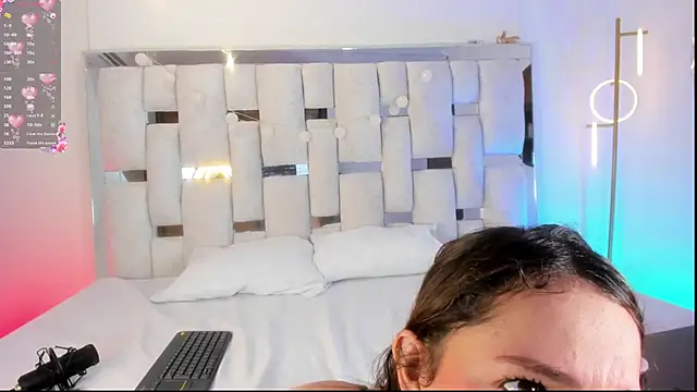 HecateCorvin online show from February 2026 12:48:02 PM