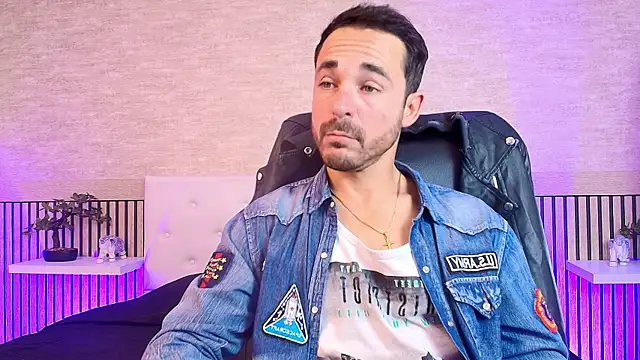 Adams Sanz online show from April 2026 07:29:01 PM