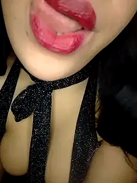 madleen Mm online show from April 2026 03:39:02 PM