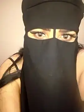 Snapshot of madleen_Mm chatting on May 2026 11:51:02 AM madleen Mm online show from May 2026 11:51:02 AM