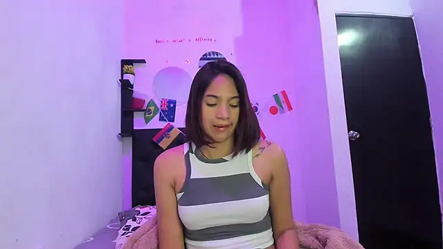 Snapshot of sapphire_brown20 chatting on July 2026 12:10:01 AM sapphire brown20 online show from July 2026 12:10:01 AM