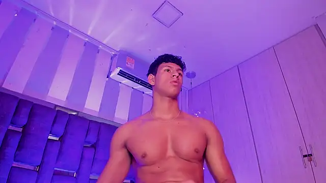 DomenicoRey online show from February 2026 12:16:01 PM