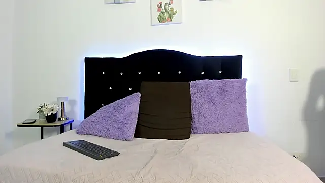 Eros Lux online show from March 2026 10:46:02 PM