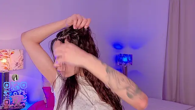 Snapshot of LeaaMooon chatting on March 2026 02:13:02 PM LeaaMooon online show from March 2026 02:13:02 PM