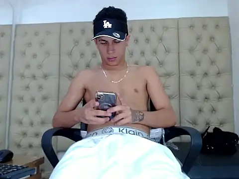 Hollmanhot online show from March 2026 02:28:02 AM