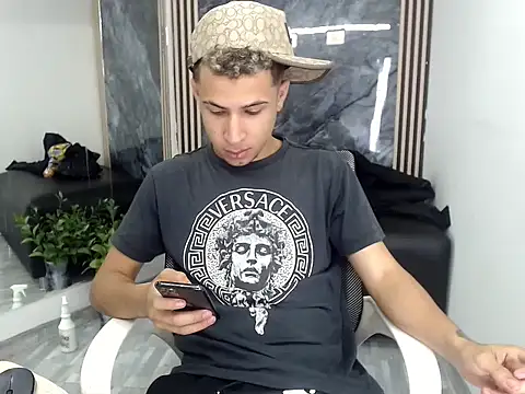 Hollmanhot online show from April 2026 02:11:02 AM