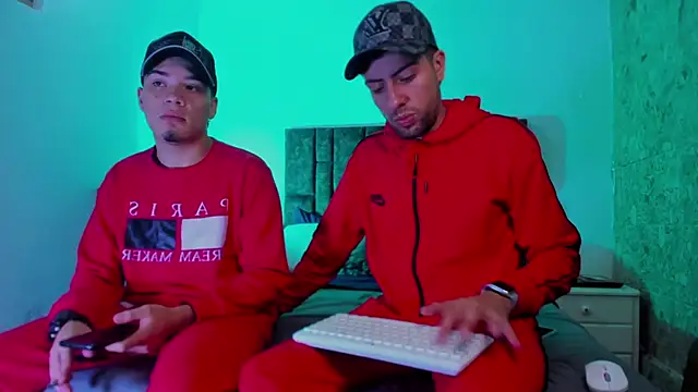 alex and christhoper online show from April 2026 02:07:01 AM