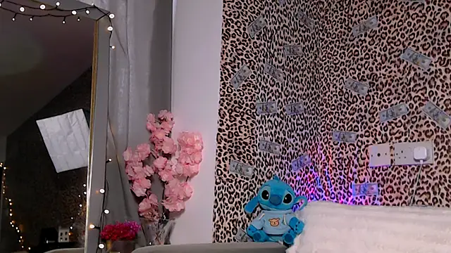 elektra star online show from April 2026 04:00:02 PM