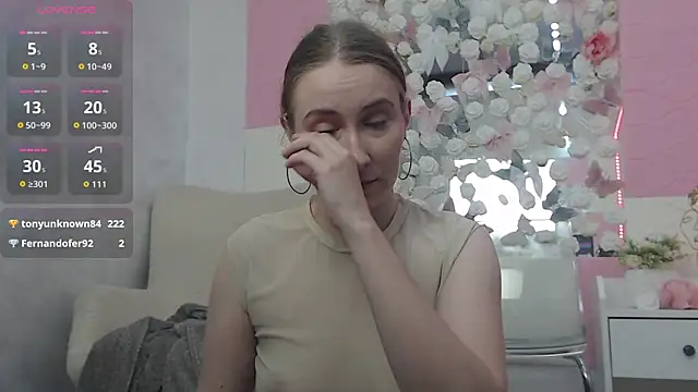 Snapshot of EmberLuna_ chatting on June 2026 06:20:01 AM EmberLuna online show from June 2026 06:20:01 AM