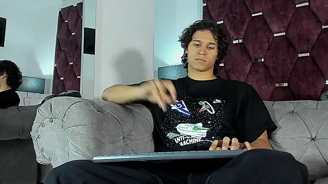 Snapshot of TonyBenedetti chatting on April 2026 08:53:01 PM TonyBenedetti online show from April 2026 08:53:01 PM