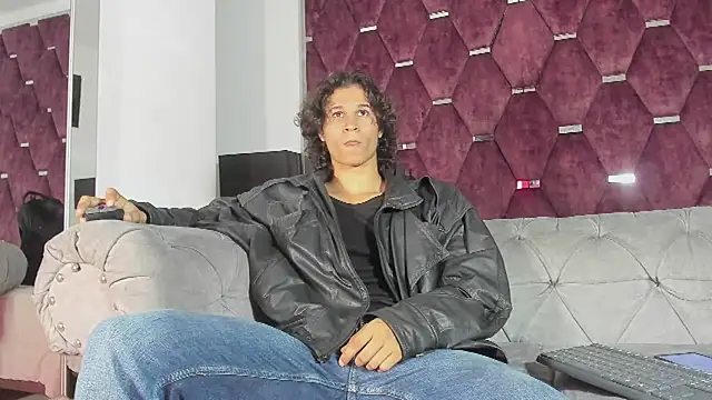 Snapshot of TonyBenedetti chatting on May 2026 07:52:02 PM TonyBenedetti online show from May 2026 07:52:02 PM