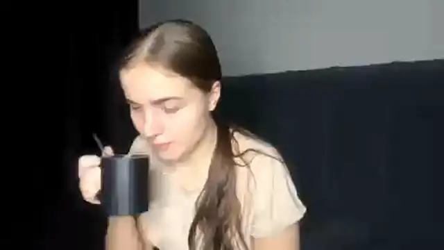 Snapshot of LowriseZiziphus chatting on February 2026 04:07:02 PM LowriseZiziphus online show from February 2026 04:07:02 PM