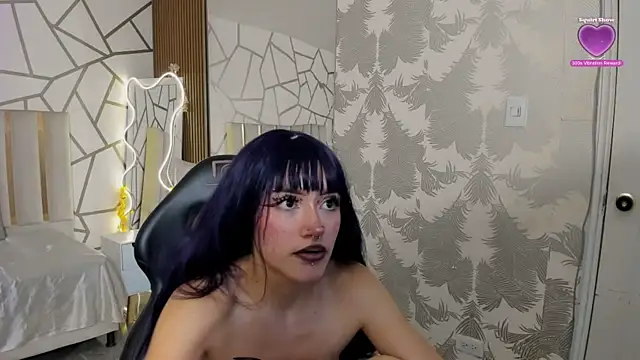 Snapshot of Cloee_tay1 chatting on April 2026 12:02:01 AM Cloee tay1 online show from April 2026 12:02:01 AM