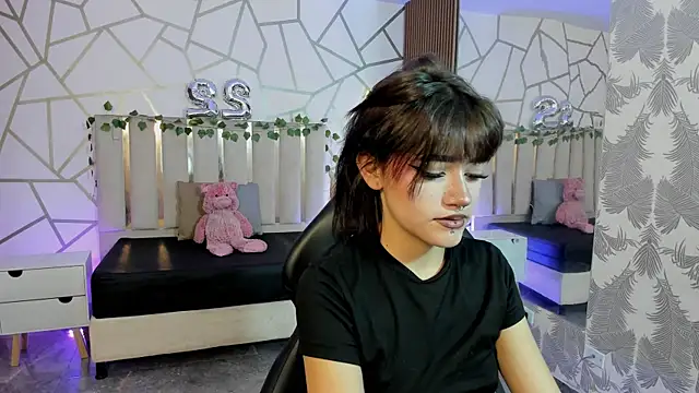 Snapshot of Cloee_tay1 chatting on May 2026 11:51:02 AM Cloee tay1 online show from May 2026 11:51:02 AM