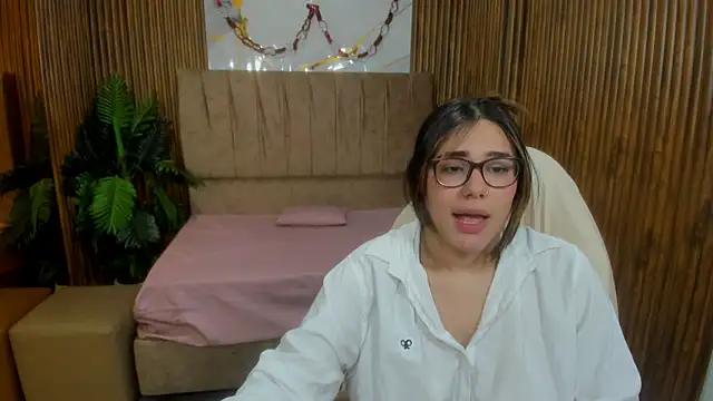 Snapshot of Isiis_tay chatting on March 2026 04:02:01 PM Isiis tay online show from March 2026 04:02:01 PM