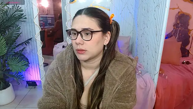 Snapshot of Isiis_tay chatting on April 2026 11:37:01 AM Isiis tay online show from April 2026 11:37:01 AM