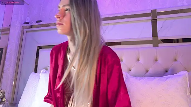 kamilla rossi online show from April 2026 08:09:02 PM