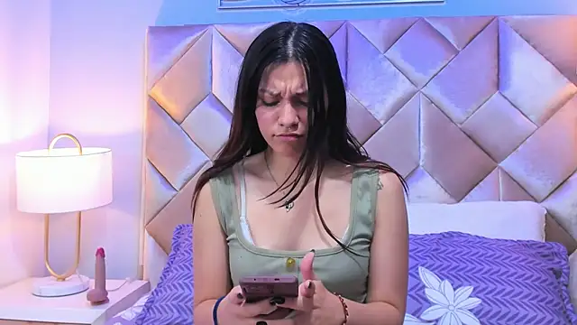 Snapshot of gabyevans4 chatting on March 2026 12:27:02 PM gabyevans4 online show from March 2026 12:27:02 PM