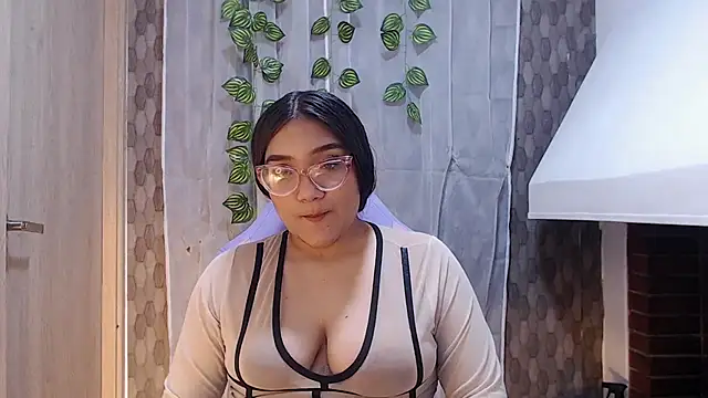 anyela donecm online show from April 2026 07:33:01 PM