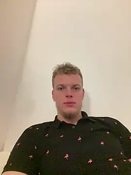 Dencchikk22 online show from February 2026 08:40:01 PM