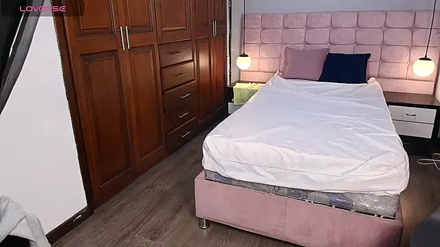 Snapshot of ShayMilleer chatting on April 2026 12:06:01 PM ShayMilleer online show from April 2026 12:06:01 PM