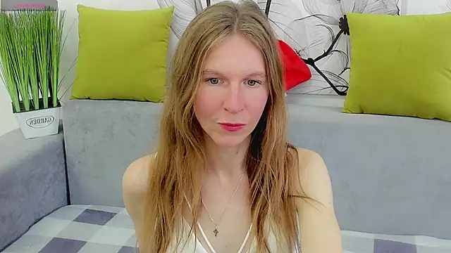 Mira XOo online show from April 2026 02:01:02 PM