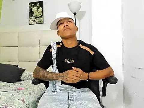 Snapshot of emanuel_23cm chatting on February 2026 01:59:02 AM emanuel 23cm online show from February 2026 01:59:02 AM