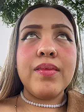 Moon Velvet  online show from March 2026 08:11:01 PM