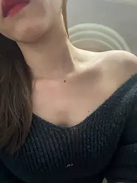 LingLing017 online show from March 2026 10:44:01 AM