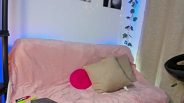 Rebeca Marchetti online show from March 2026 08:47:01 PM