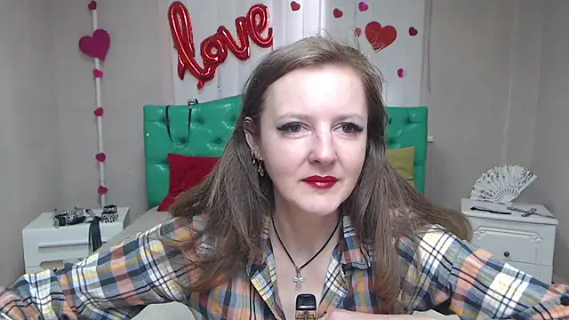 Snapshot of MeganPirs chatting on April 2026 05:07:01 AM MeganPirs online show from April 2026 05:07:01 AM