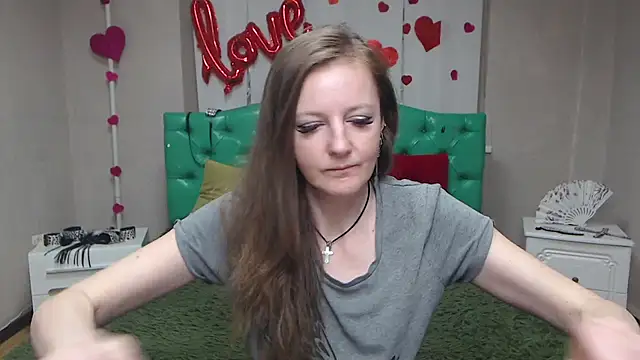 Snapshot of MeganPirs chatting on May 2026 05:18:02 PM MeganPirs online show from May 2026 05:18:02 PM