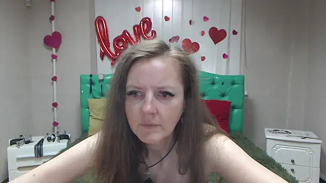 Snapshot of MeganPirs chatting on May 2026 05:05:02 AM MeganPirs online show from May 2026 05:05:02 AM
