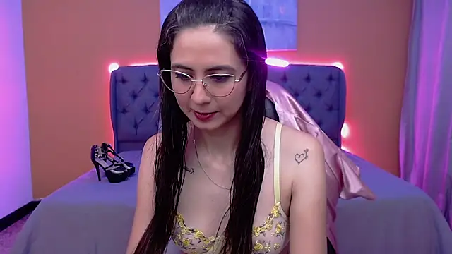 alexaneuer online show from March 2026 01:00:02 PM