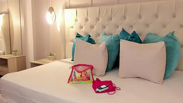 raquel mooon online show from April 2026 05:38:02 PM